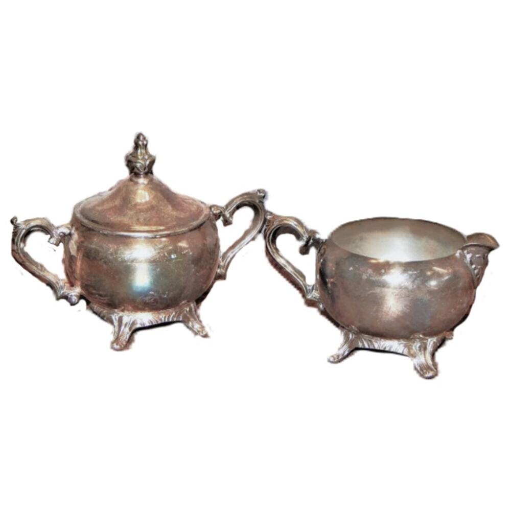 Vintage Rustic Entertaining WM Rogers Silver Plate Creamer And Sugar w/Lid Set